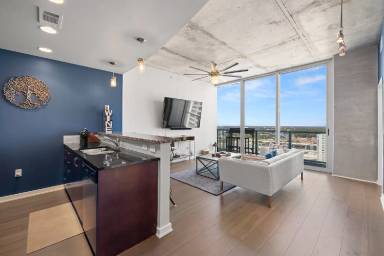 Main picture of SkyPoint Condominiums