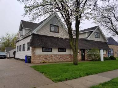 Main picture of 818 1st Ave NW