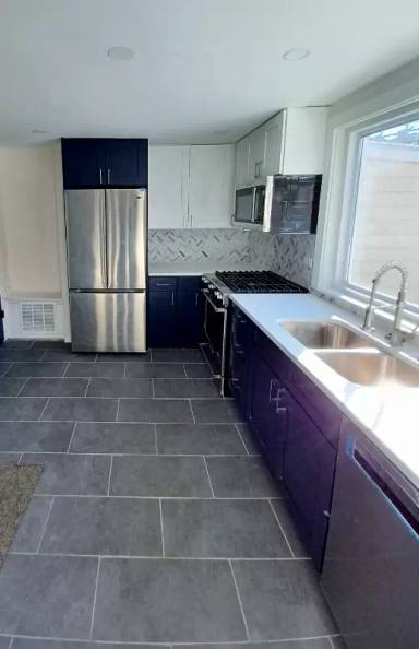 Main picture of 51 E 37th Pl