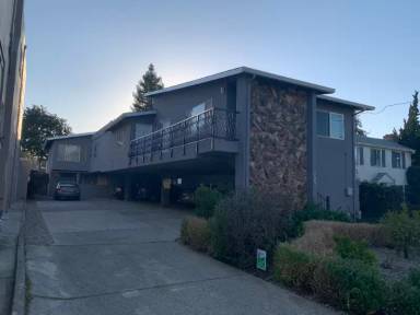 Main picture of 729 Highland Ave