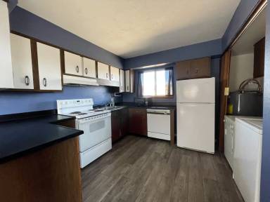 Main picture of 75 Park Ln