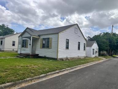 Main picture of 1317 S Main St