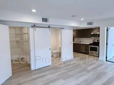 Main picture of 744 S Mariposa Ave