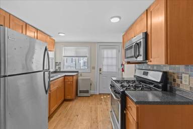 Main picture of 72 Murray St
