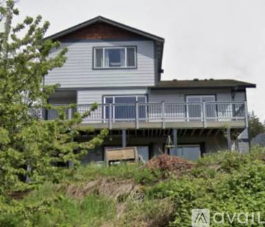 Main picture of 129 42nd St