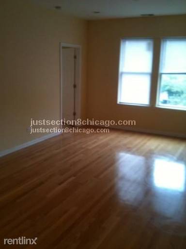 Main picture of 3618 W Augusta Blvd