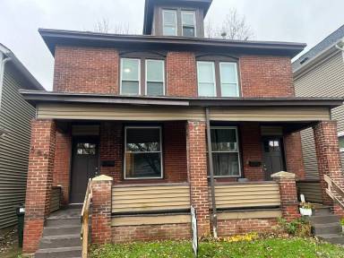 Main picture of 687 E Columbus St