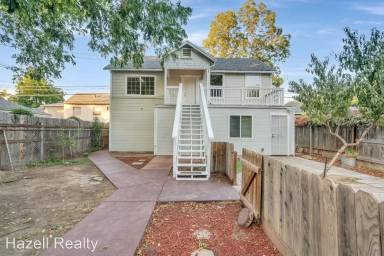 Main picture of 3241 X St