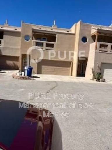 Main picture of 1929 Girard Blvd NE