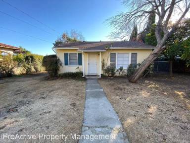 Main picture of 446 1/2 W Longden Ave