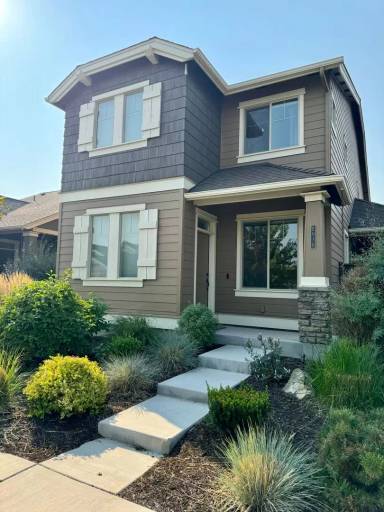 Main picture of 2930 SW Yew Park Ln
