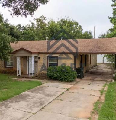 Main picture of 318 E Harmon Dr