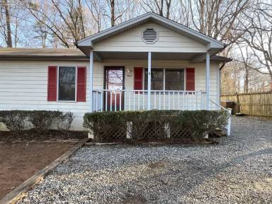 Main picture of 3602 Yanceyville St