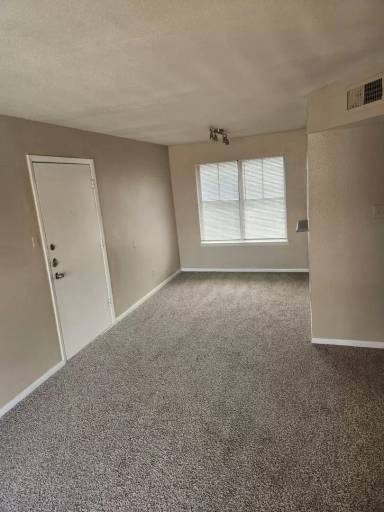 Main picture of 1901 Rodd Field Rd