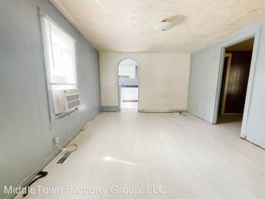 Main picture of 2201 E Princeton Ave