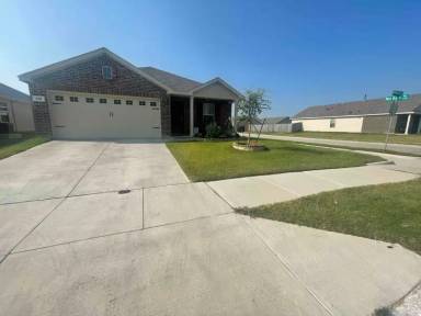 Main picture of 345 Falling Star Dr