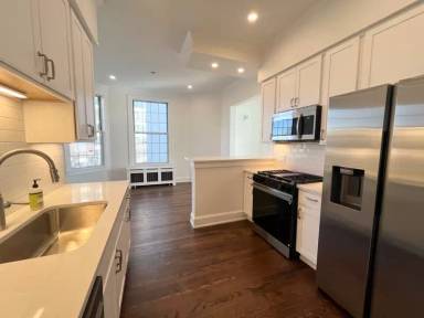 Main picture of 1260 N Prospect Ave