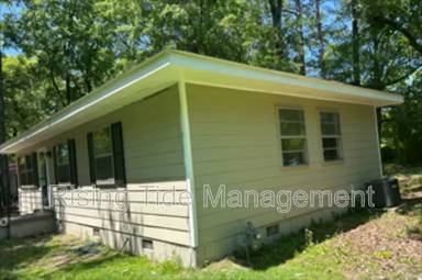Main picture of 1308 Airport Ln SW