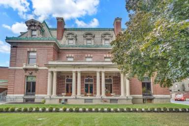 Main picture of 888 Delaware Ave