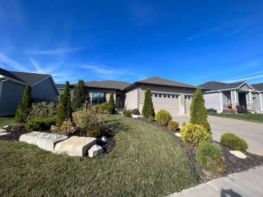 Main picture of 3111 N 94th St