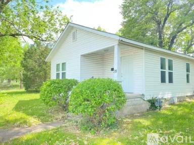 Main picture of 211 S Saint Louis Ave