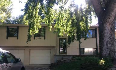Main picture of 6417 S 137th St