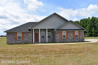 Main picture of 4130 Queen Chapel Rd
