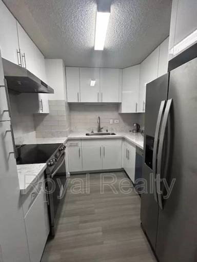 Main picture of 731 Amana St