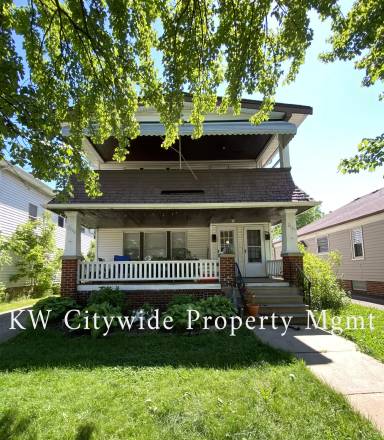 Main picture of 2179 Chesterland Ave