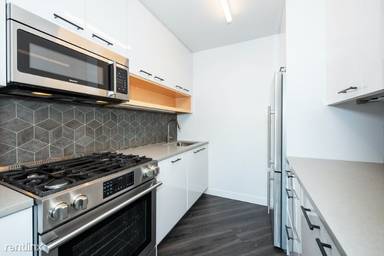 Main picture of 250 East Houston