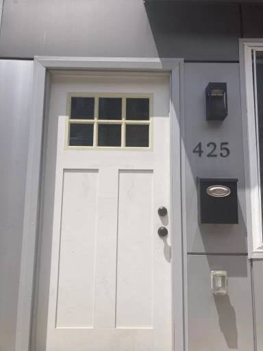 Main picture of 425 W Thompson St