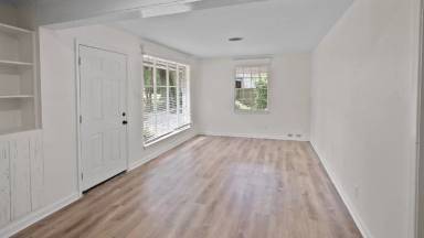 Main picture of 4587 Mimosa St