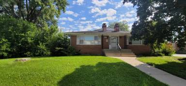 Main picture of 2424 Holmes St