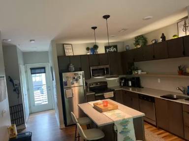 Main picture of 4816 Pacific St