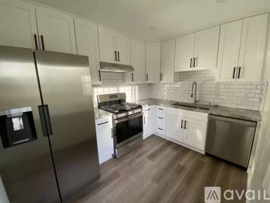 Main picture of 2303 Silver Ridge Ave
