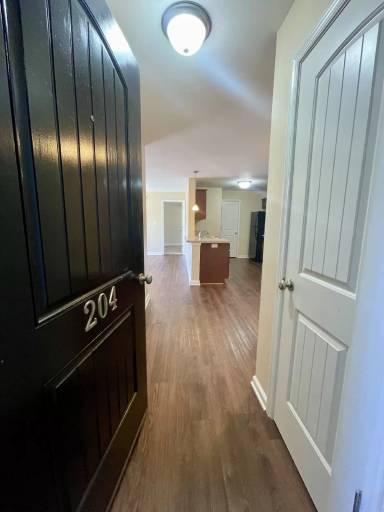Main picture of 121 Colonnade St