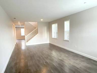 Main picture of 4807 Valerio St