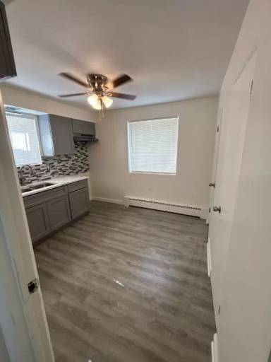 Main picture of 14605 Desplaines St