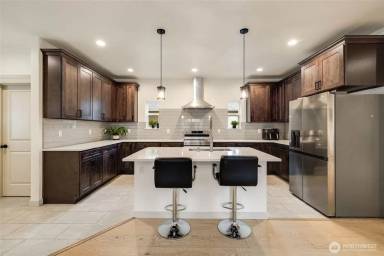 Main picture of 9229 S G St