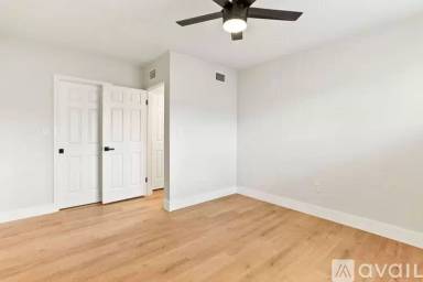 Main picture of 300 S Nimbus Ave
