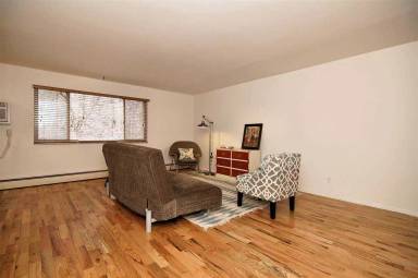 Main picture of 917-37 Highland Ave