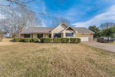 Main picture of 3050 N Sassafras Hill Rd