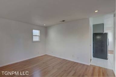 Main picture of 5500 Barton Ave