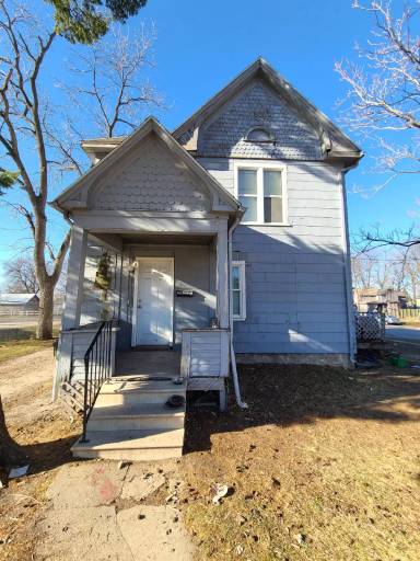Main picture of 225 E Mullan Ave