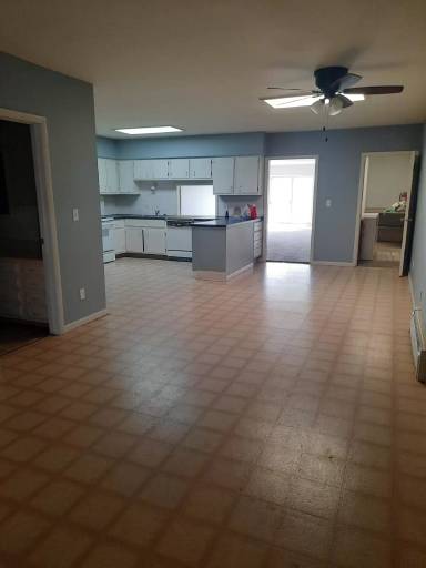 Main picture of 106 W Douglas St