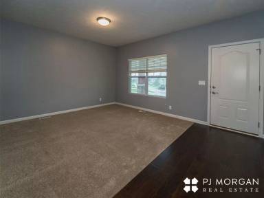 Main picture of 10924 S 109th St