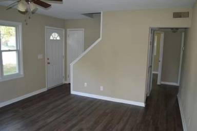 Main picture of 5609 Goldenrod Rd