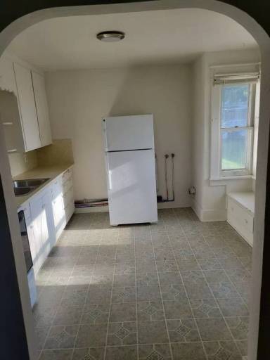 Main picture of 120 E Avenue D