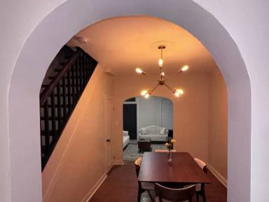 Main picture of 215 S Mount St