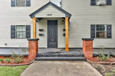 Main picture of 1919 NW 11th St